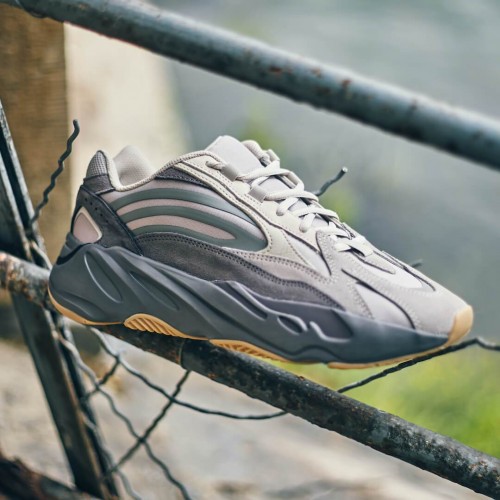 Adidas Yeezy 700 V2 Tephra Adidas Yeezy 700 V2 Tephra