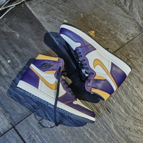 Air Jordan 1 Retro High OG Defiant Nike SB Lakers Air Jordan 1 Retro High OG Defiant Nike SB Lakers