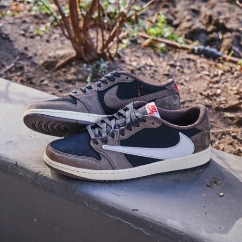 Air Jordan 1 Retro Low Travis Scott Air Jordan 1 Retro Low Travis Scott