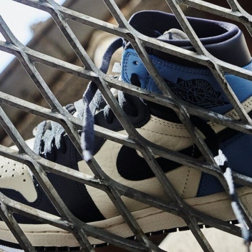 Air Jordan 1 Retro High OG Obsidian UNC 2019 Air Jordan 1 Retro High OG Obsidian UNC 2019