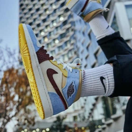 Air Jordan 1 Mid Fearless Maison Château Rouge Air Jordan 1 Mid Fearless Maison Château Rouge
