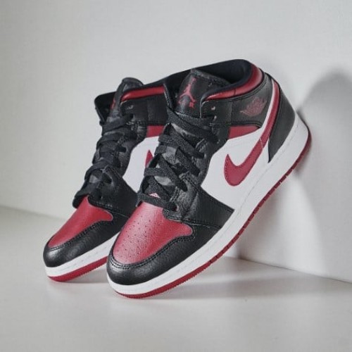 Air Jordan 1 Mid Bred Toe Air Jordan 1 Mid Bred Toe