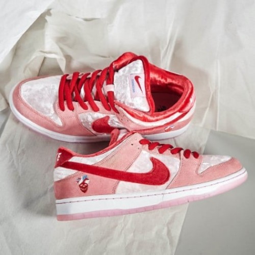 Nike SB Dunk Low StrangeLove Nike SB Dunk Low StrangeLove
