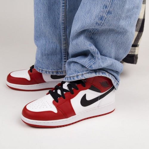 Air Jordan 1 Mid Chicago White Air Jordan 1 Mid Chicago White