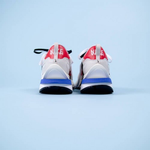 Nike Vaporwaffle Sacai Sport Fuchsia Game Royal Nike Vaporwaffle Sacai Sport Fuchsia Game Royal