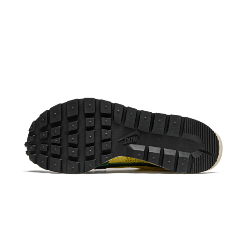 Nike Vaporwaffle Sacai Tour Yellow Stadium Green Nike Vaporwaffle Sacai Tour Yellow Stadium Green