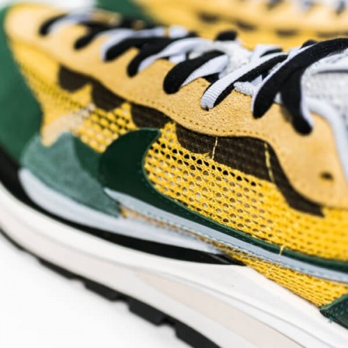 Nike Vaporwaffle Sacai Tour Yellow Stadium Green Nike Vaporwaffle Sacai Tour Yellow Stadium Green