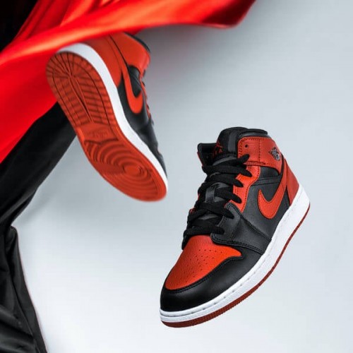 Air Jordan 1 Mid Banned (2020) Air Jordan 1 Mid Banned (2020)