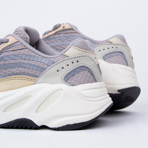 Adidas Yeezy 700 V2 Cream Adidas Yeezy 700 V2 Cream