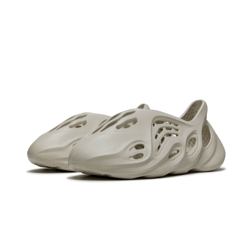 Adidas Yeezy Foam RNNR Sand Adidas Yeezy Foam RNNR Sand