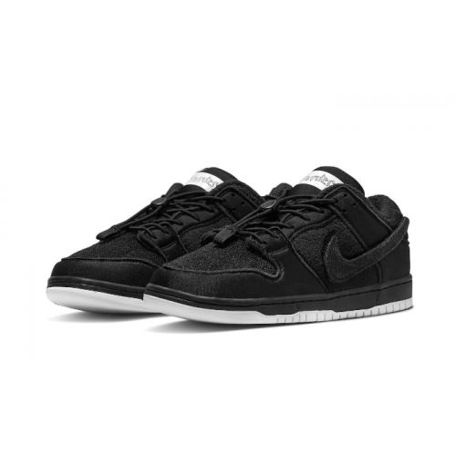 Nike SB Dunk Low Gnarhunters Nike SB Dunk Low Gnarhunters