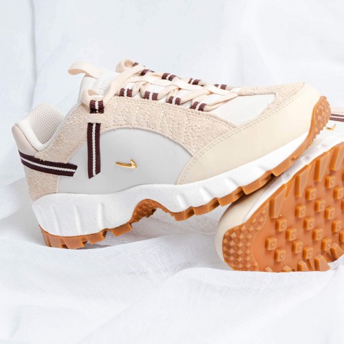 Nike Air Humara LX Jacquemus Beige Nike Air Humara LX Jacquemus Beige