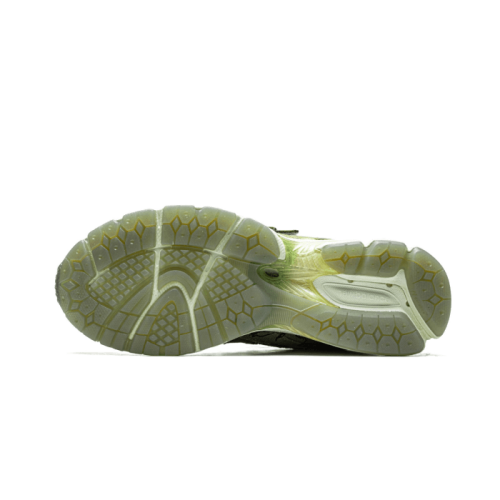 New Balance 2002R Bryant Giles Olive Green New Balance 2002R Bryant Giles Olive Green