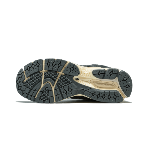 New Balance 2002R Black Dark Grey New Balance 2002R Black Dark Grey