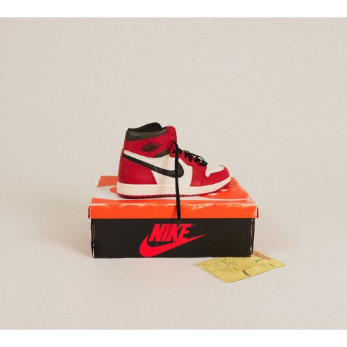 Air Jordan 1 High Chicago Lost And Found (Reimagined) Air Jordan 1 High Chicago Lost And Found (Reimagined)