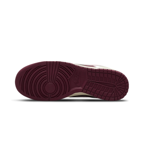 Nike Dunk Low Retro PRM Valentine's Day (2023) Nike Dunk Low Retro PRM Valentine's Day (2023)