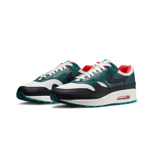 Nike Air Max 1 Liverpool Lebron James Nike Air Max 1 Liverpool Lebron James
