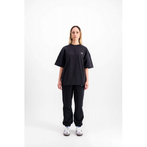 T-Shirt L’Uniforme Black (2023) T-Shirt L’Uniforme Black (2023)