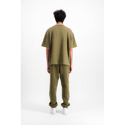 T-Shirt L’Uniforme Olive (2023) T-Shirt L’Uniforme Olive (2023)